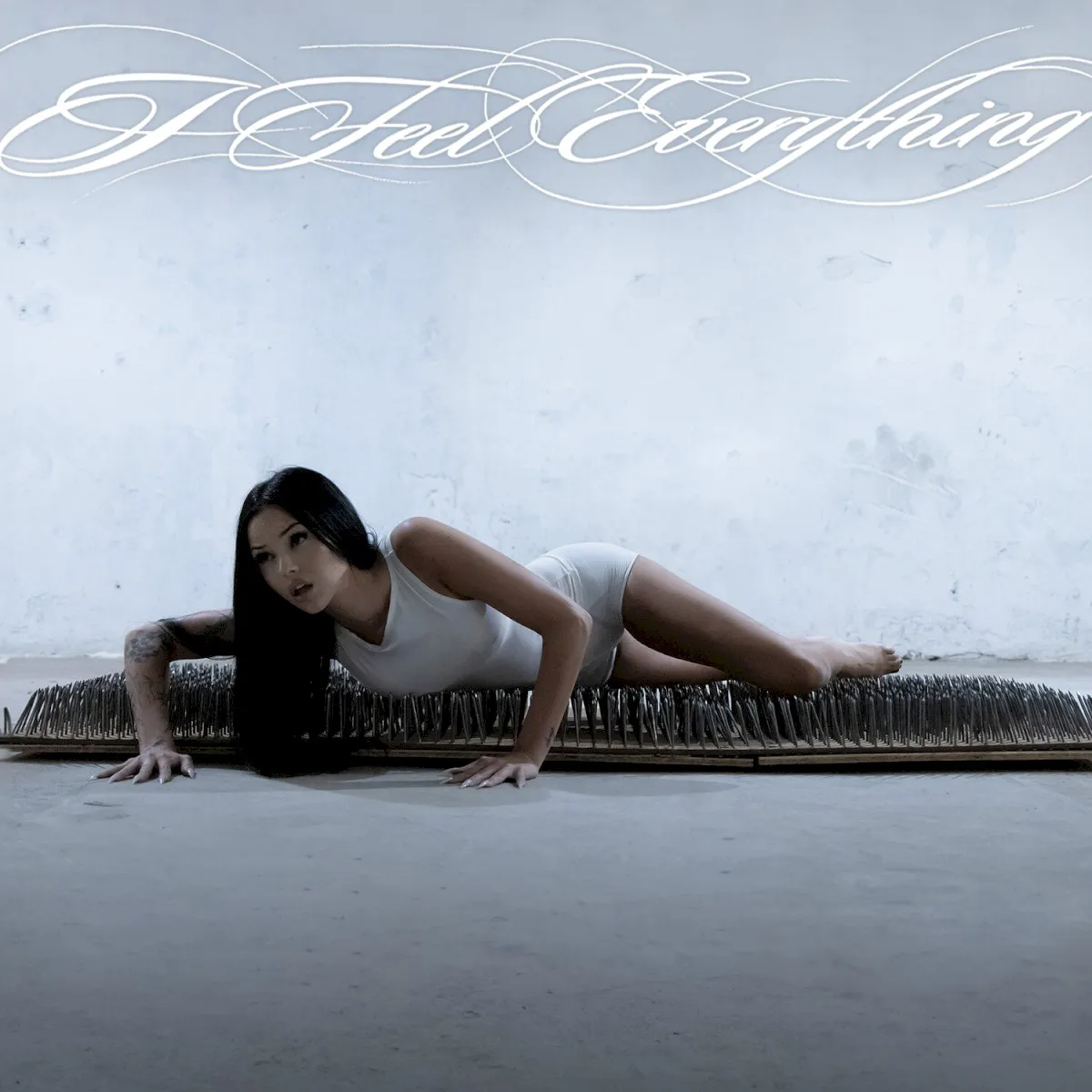 Obal albumu Maggie Lindemann – i feel everything
