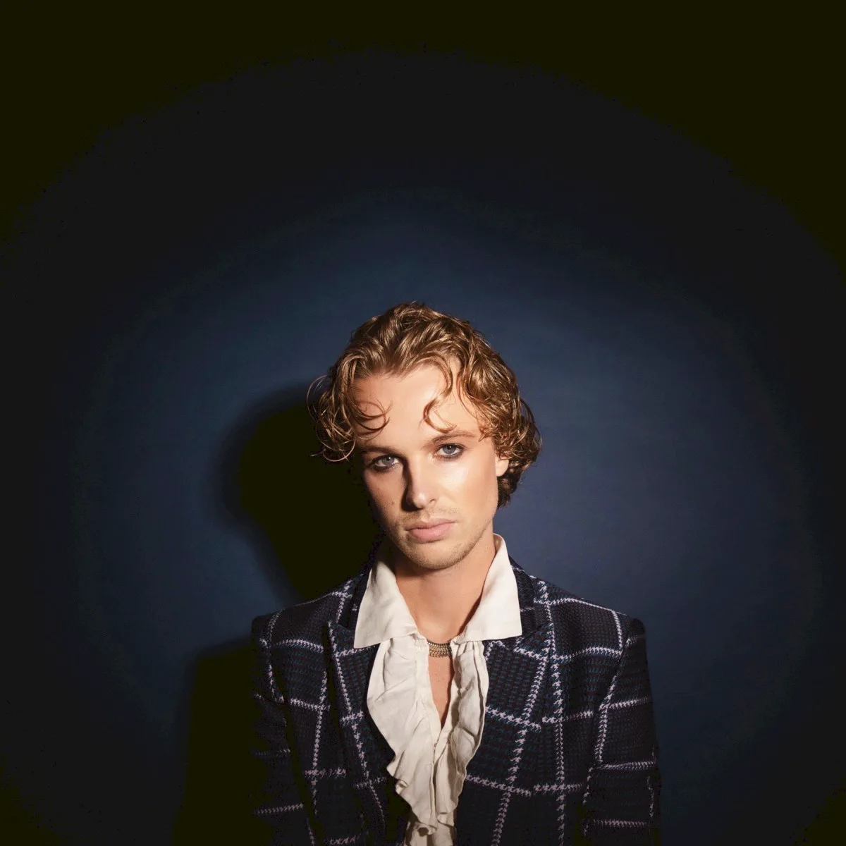 Obal albumu Isak Danielson – King of a Tragedy