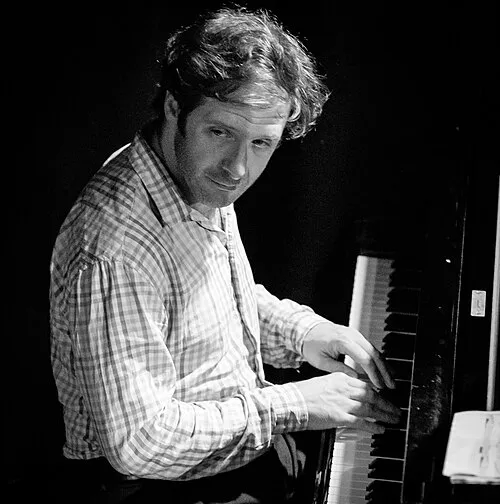 Ivo Neame