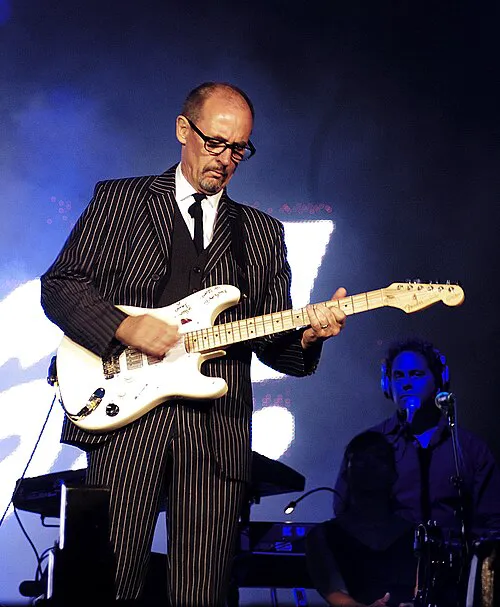 Andy Fairweather‐Low