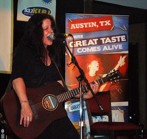 Johnette Napolitano