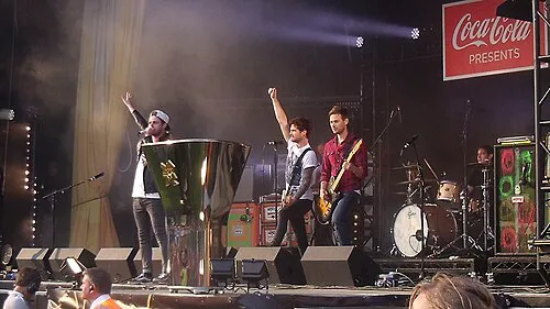 Kids in Glass Houses