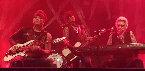 Sixx:A.M.