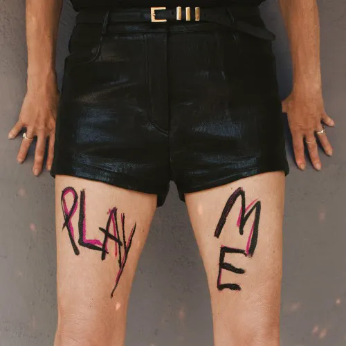 Obal alba Kim Gordon – PLAY ME