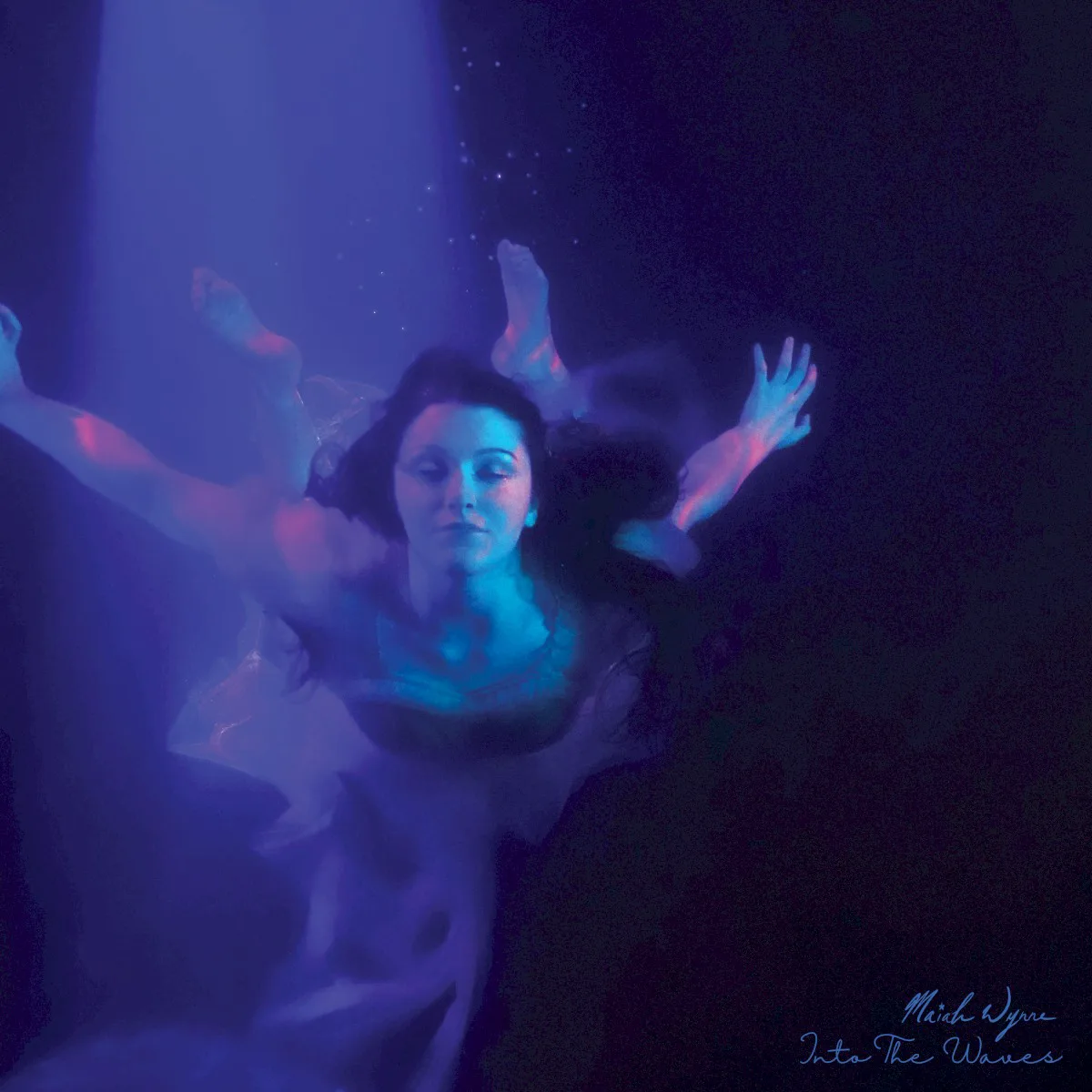 Obal alba Maiah Wynne – Into the Waves